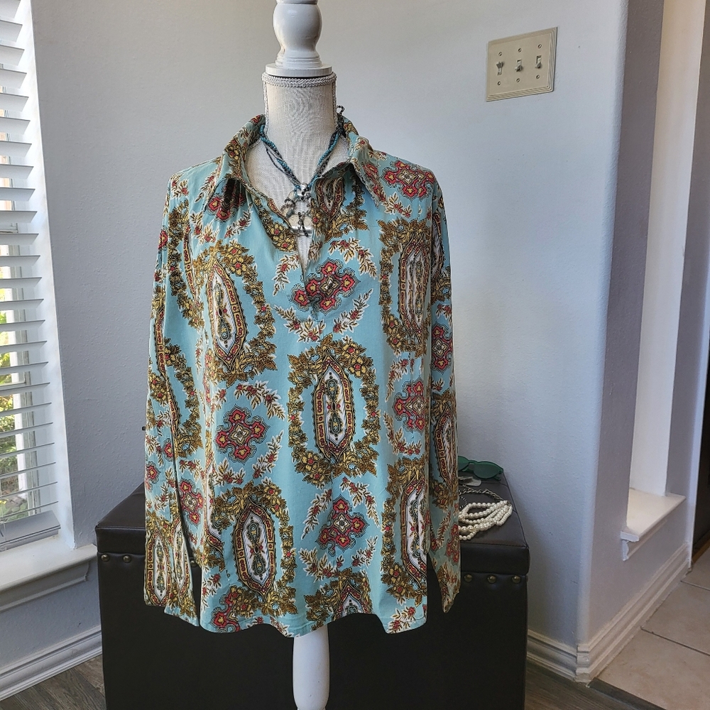 Gayla Bentley Top